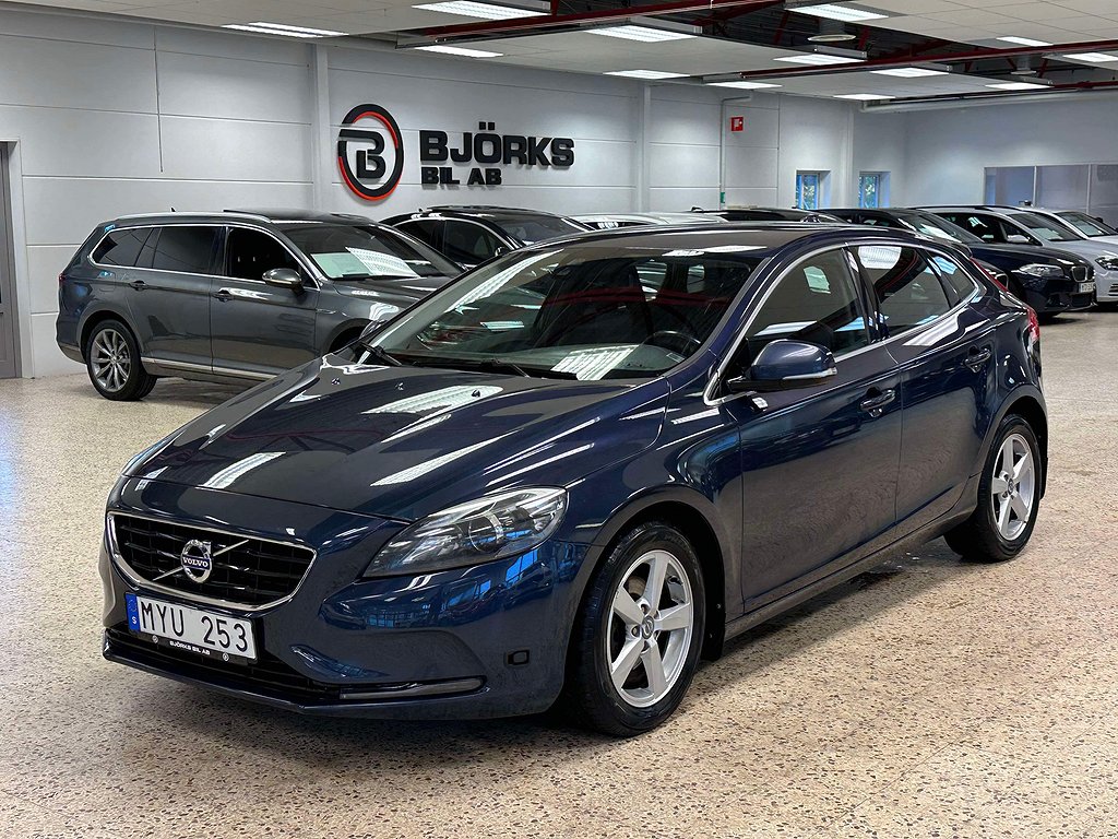 Volvo V40 D2 Momentum Backkamera Värmare Nyservad 116hk