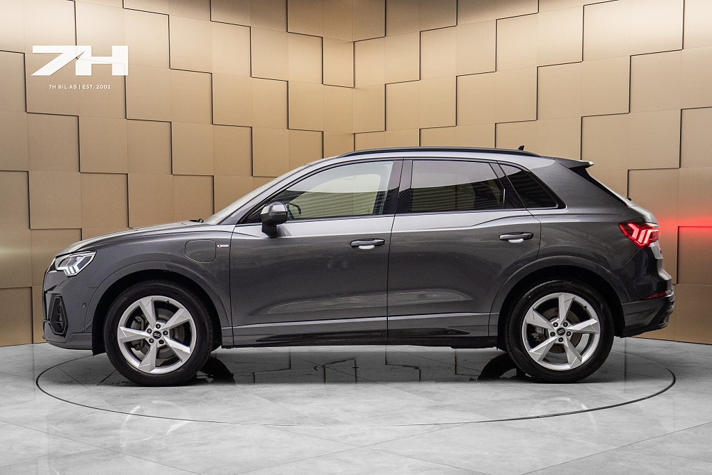 Audi Q3 45 TFSI e S Line Svart Optik / B&O / Kamera / Drag