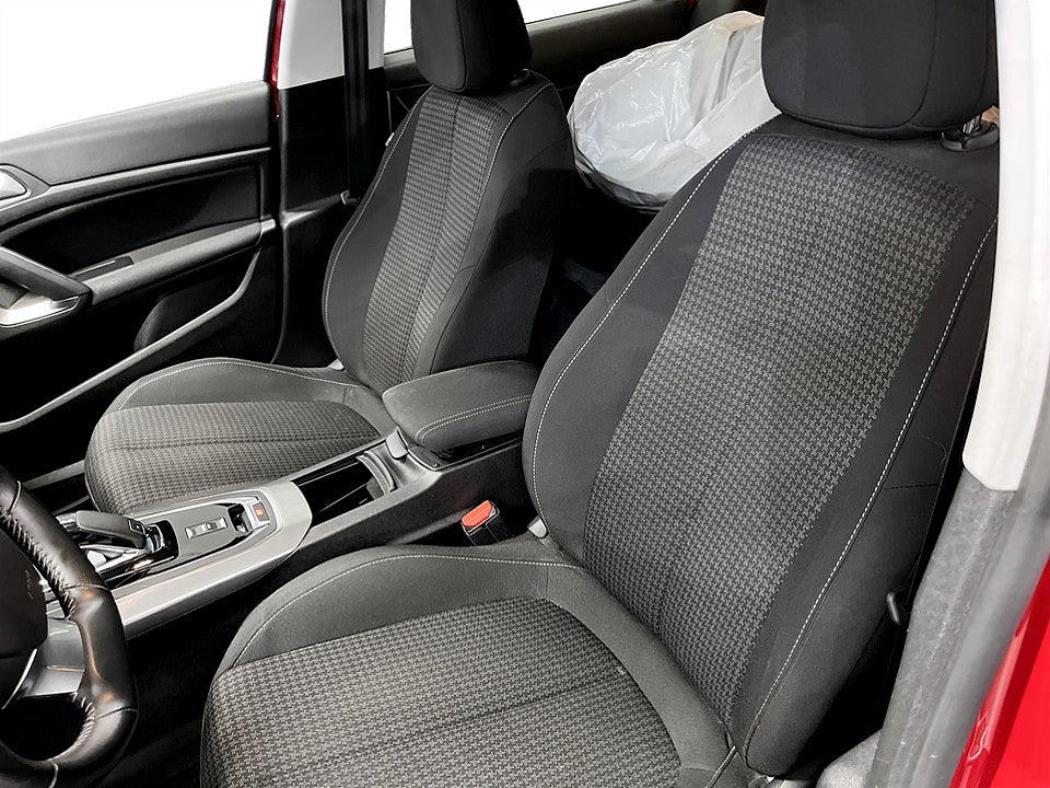 Bild på Peugeot 308 5D Active 1.2 PT 131hk CARPLAY BACKSENSORER