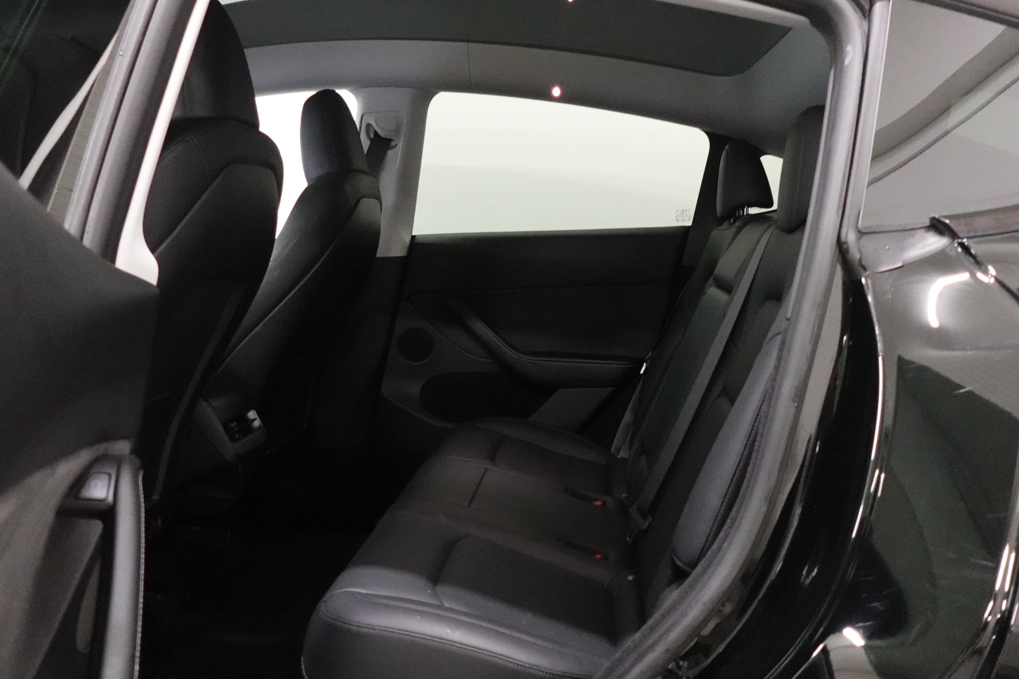 Tesla Model Y Standard Range RWD 2024, bild 5/52