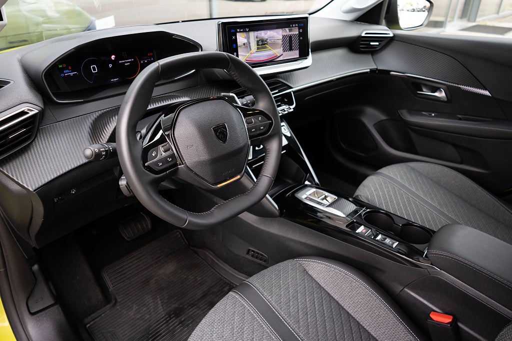 Peugeot 208 Allure HYBRID 100 hk Automat Navigation Adaptiv Farth.