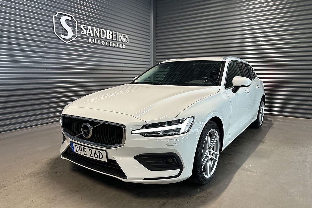 Volvo V60 B4 Momentum Backkamera Värmare Keyless Drag Euro 6