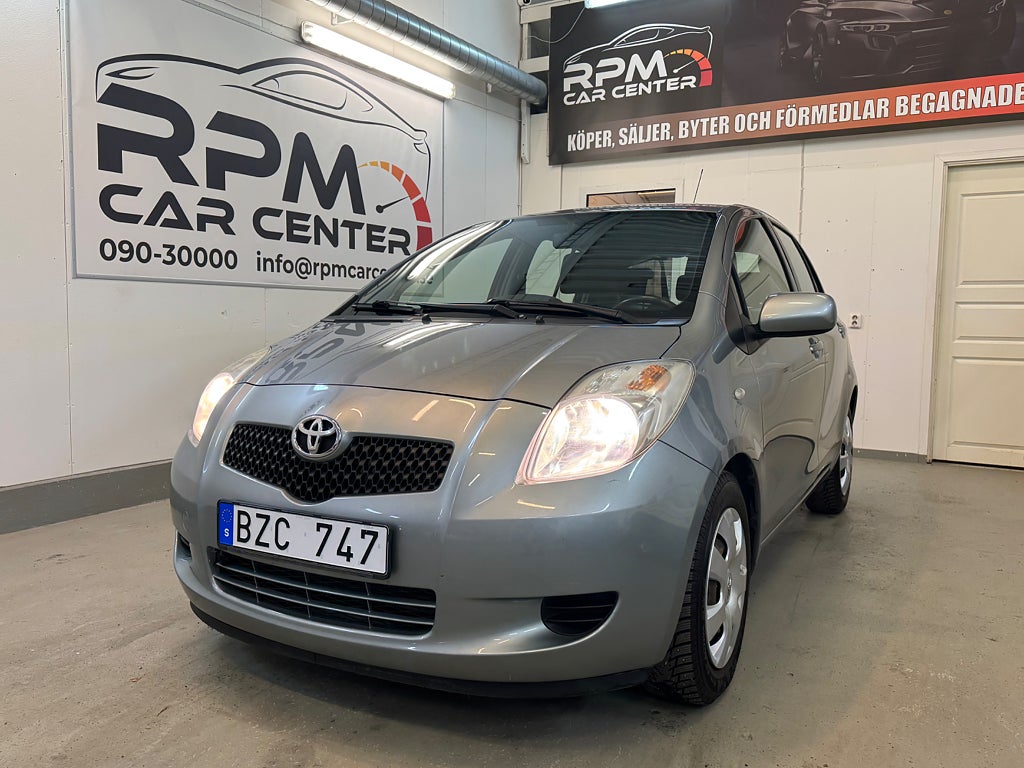 Toyota Yaris 5-dörrar 1.3 VVT-i Euro 4/Låga mil/ NyServad