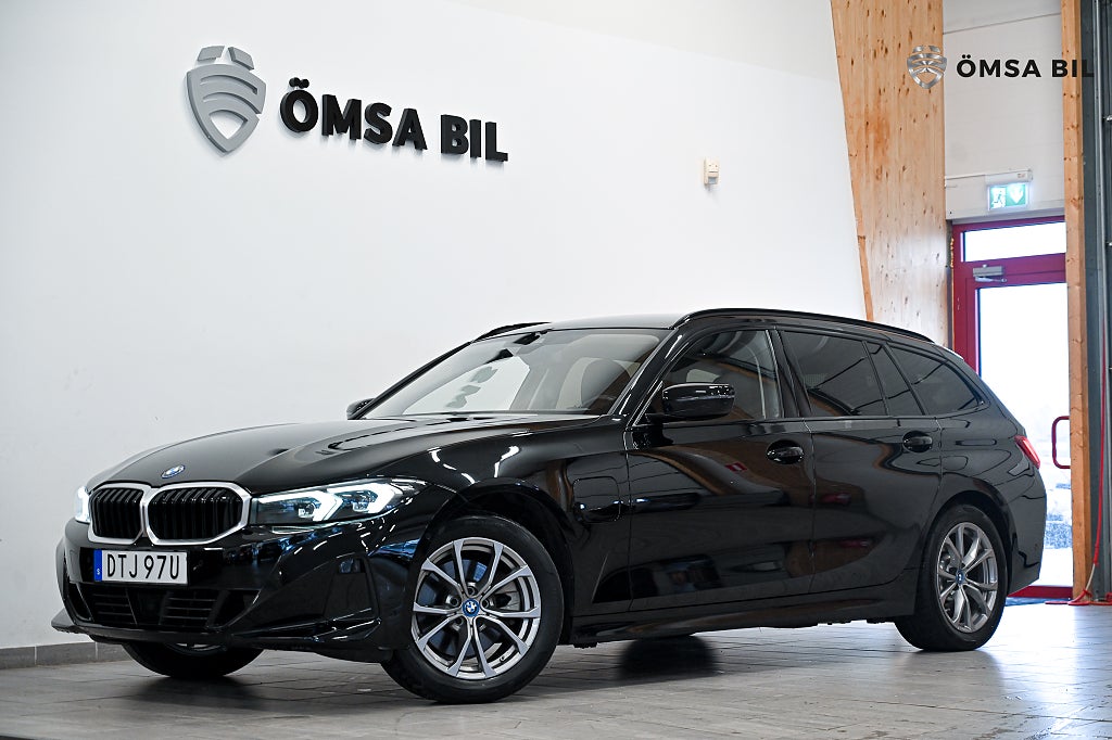 BMW 330e xDrive Touring Navi B-Kamera CarPlay Drag 292hk