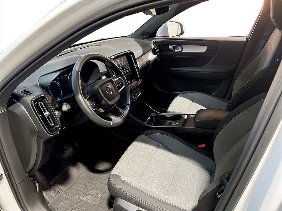 Bild på Volvo XC40 Momentum T3 163hk Aut - B-KAMERA, EL-BAKLUCKA