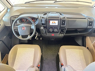Husbil-integrerad Adria SONIC AXESS 700 SC 27 av 28