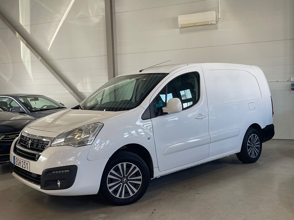Peugeot Partner Van Utökad Last 1.6 100hk M-Värmare CarPlay Dragkrok