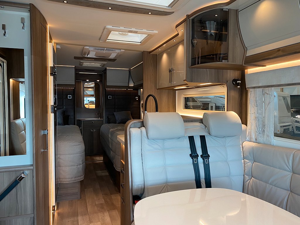 Kabe Imperial TravelMaster 810 LT / Cinderella / Badrum Bak - Kabe