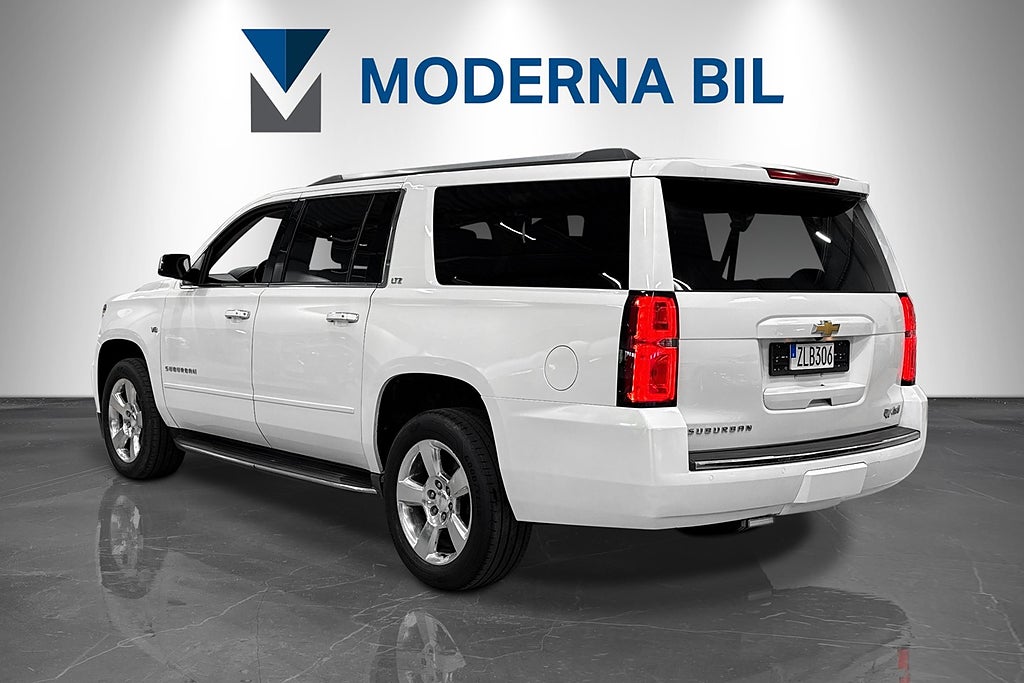Chevrolet Suburban 5.3 V8 4WD Hydra-Matic 7-sits Drag Bose Pano Skinn Bkam