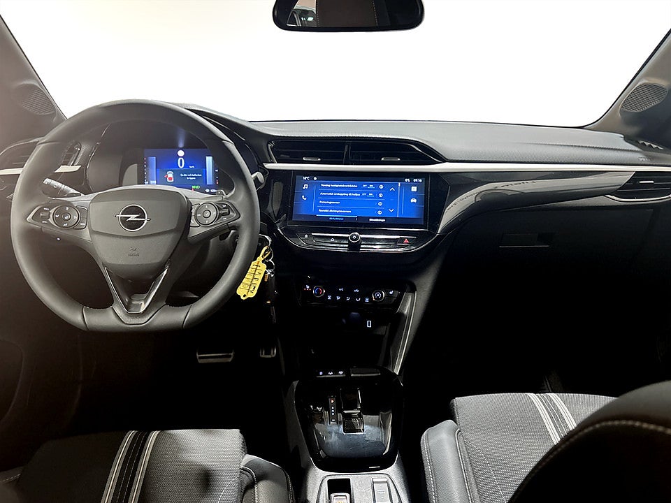 Bild på Opel Corsa GS 1.2 PT 100hk Aut B-KAMERA CARPLAY RATTVÄRME