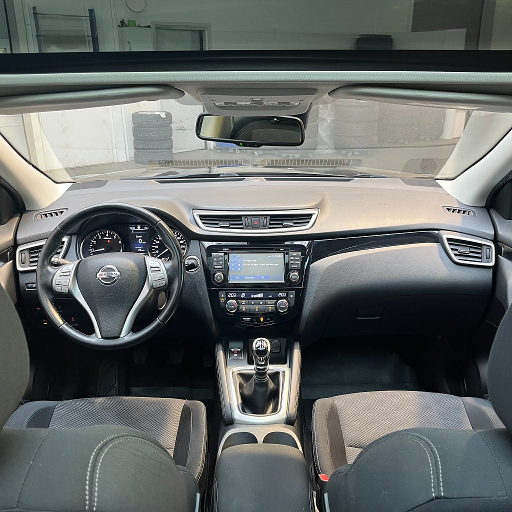 Nissan Qashqai 1.2 N-Connecta Panorama 360-Kamera Navi