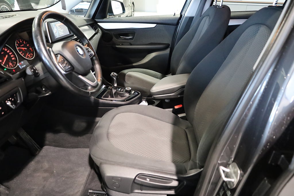 BMW 218 i Active Tourer Advantage Drag M-Värme Kamera 2017