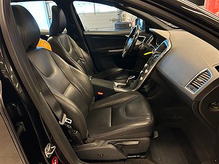 Volvo XC60 D4 AWD Classic Summum Pano/Drag/Skinn/Dvärm/SoV