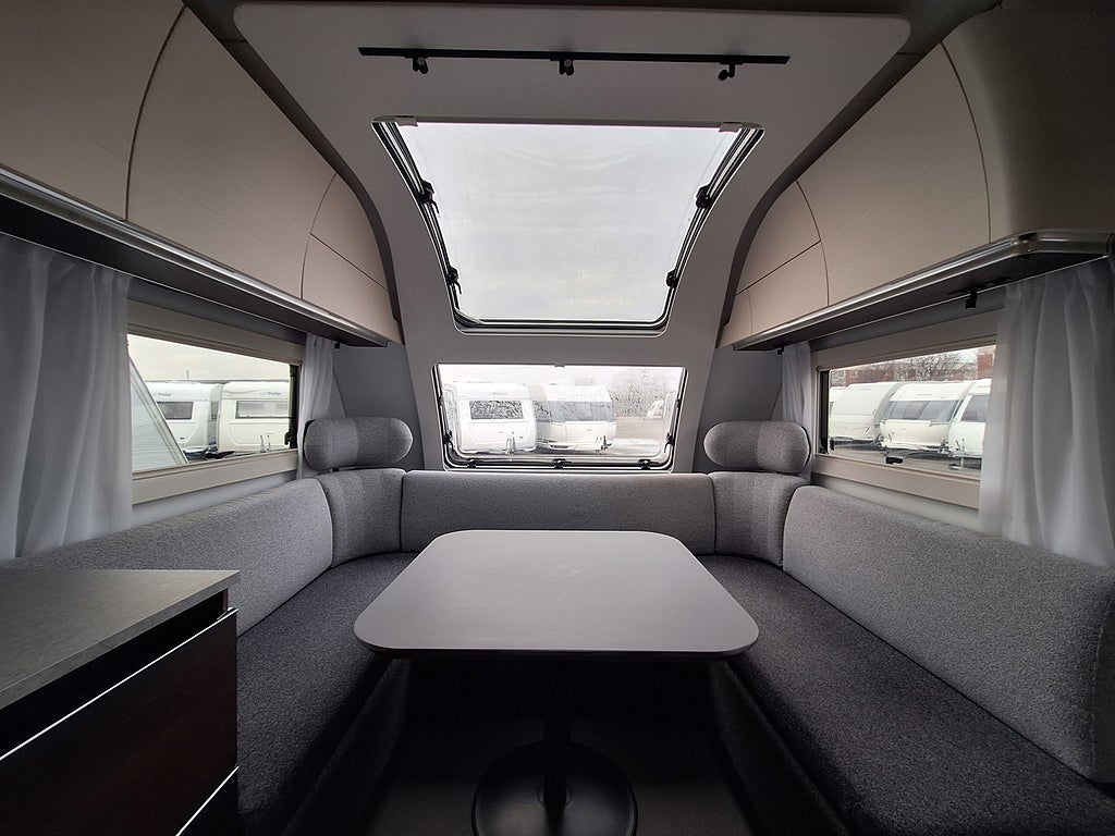 Adria Alpina 753 UP Dubbelbädd, Dusch, Nytt Tält