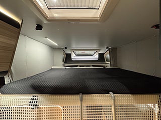 Husbil-halvintegrerad Sun Living S72DC AUT Queen! Clesana & Hydr stödben! 18 av 22