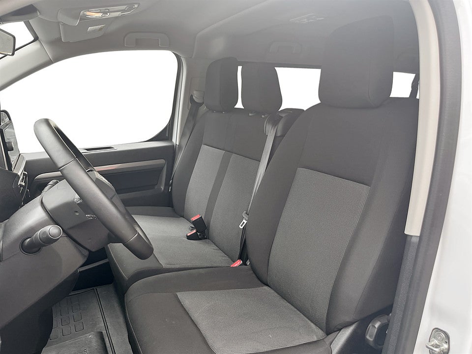 Bild på Citroën SpaceTourer PLUS 2.2 BHDi 180hk Aut 9-SITS - WEBASTO