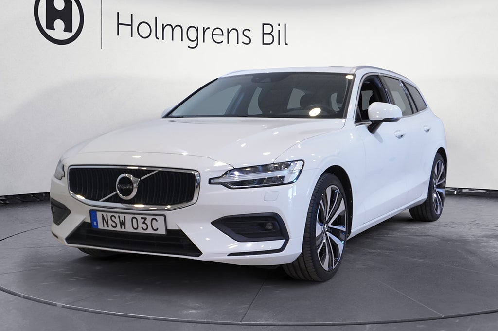 Volvo V60 B4 Geartronic Momentum Automat 197hk, Bränslevärmare, Panorama,