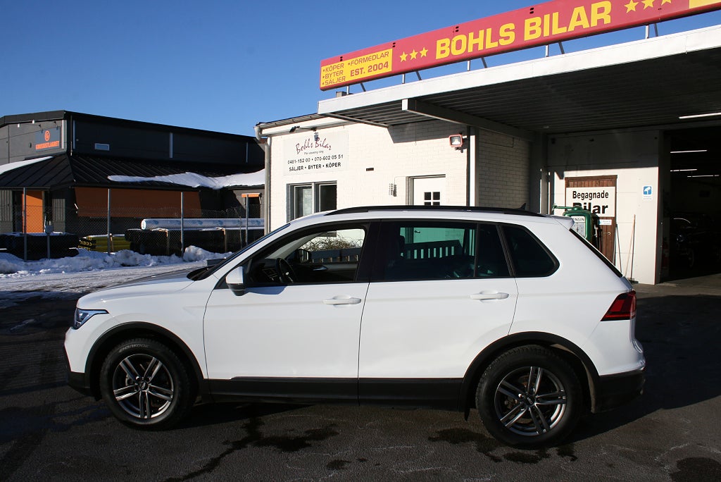 Volkswagen Tiguan 1.5 TSI / AUT DSG / 5500 Mil / Värmare / Drag