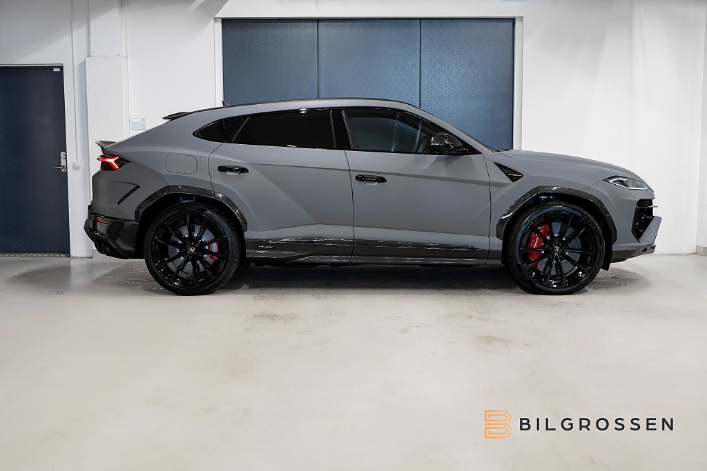 Lamborghini Urus SE Style-P Dark Big-Carbon Grigio China 23” NY