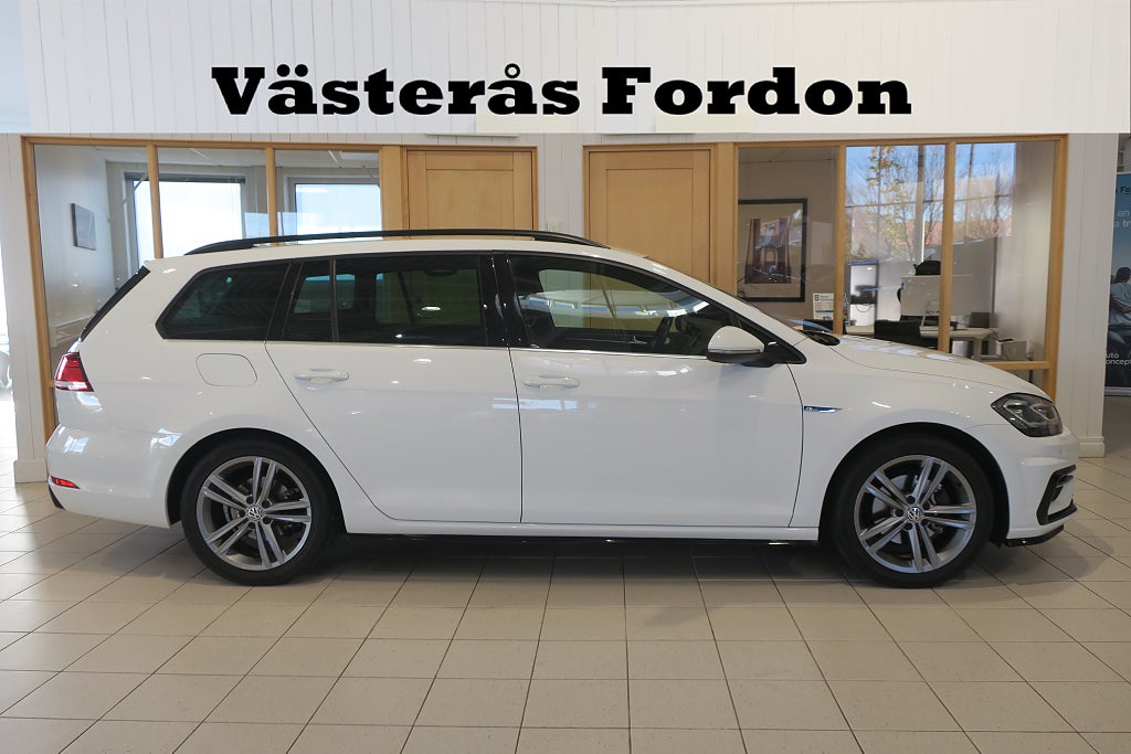 Volkswagen Golf 1.5 TSI 150hk R-Line Värmare Drag Pluspaket