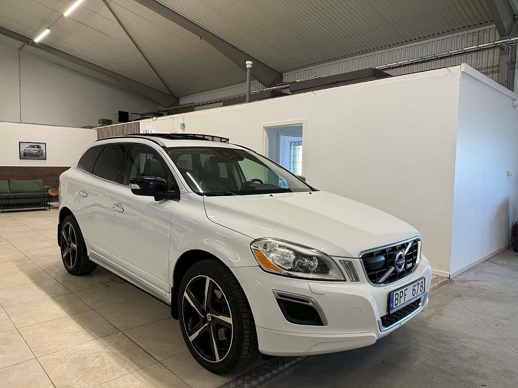 Volvo XC60 D4 Automat Panorama Skinn R-Design Dragkrok