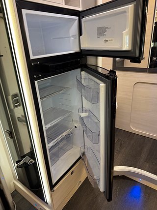 Husbil-integrerad Chausson 6040 Premium 160HK Aut 9 av 21