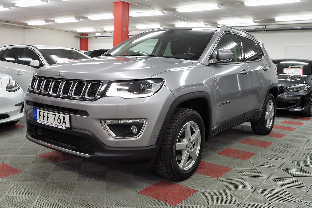 Jeep Compass 1.4 4WD Panorama Kamera SoV Hjul Drag Carplay EU6