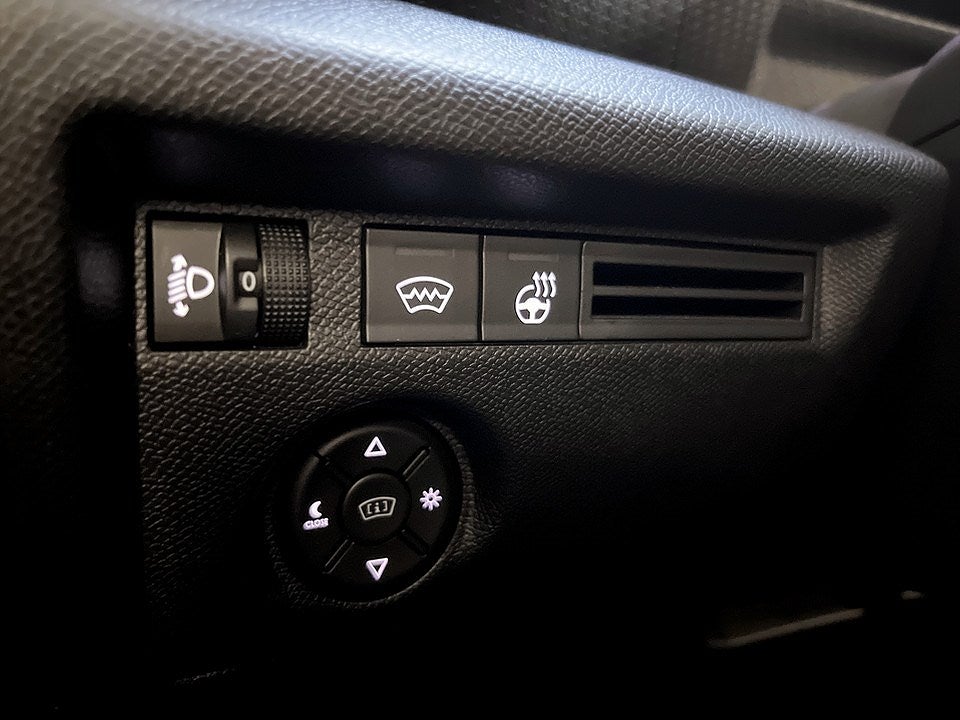 Bild på Citroën C4 Shine 1.2 PT 130hk Aut - 360-KAMERA, CARPLAY