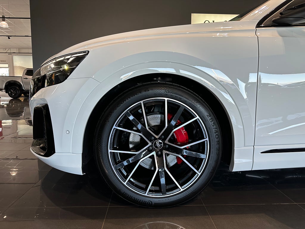 Audi Q8 50 TDI quattro S Line Panorama B&O Värmare Drag - bild 13