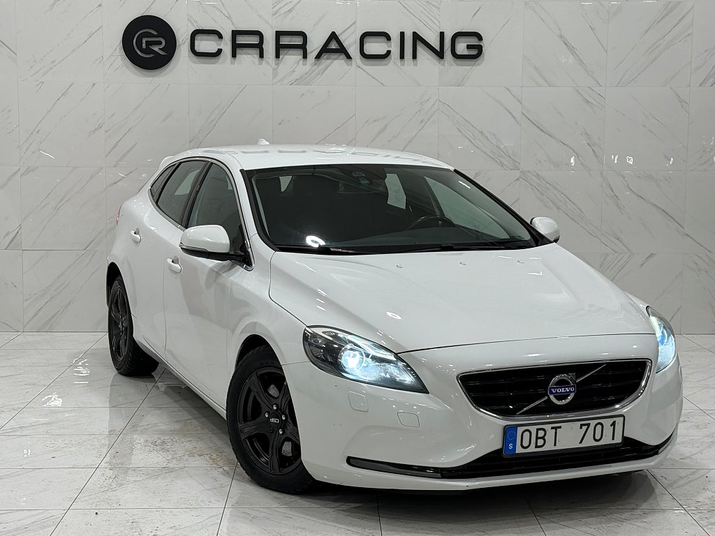 Volvo V40 D3 Momentum |D värmare |Dragkrok| 