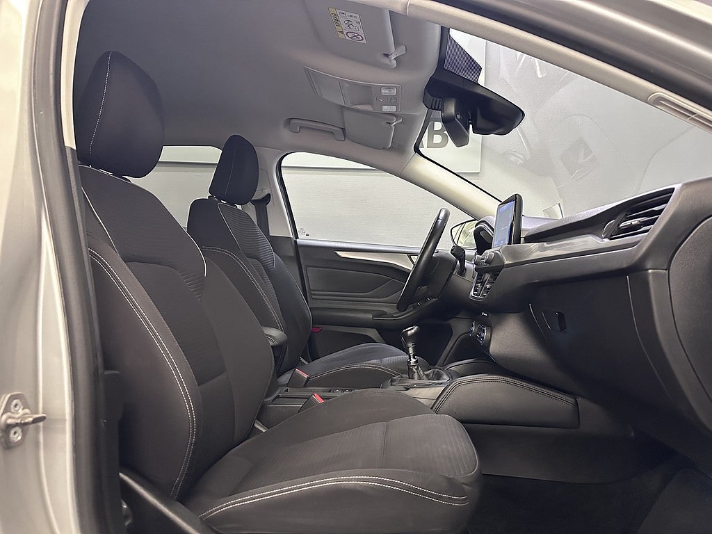 Ford Focus Kombi 1.0 EcoBoost Titanium Plus | HUD | VÄRMARE | DRAG