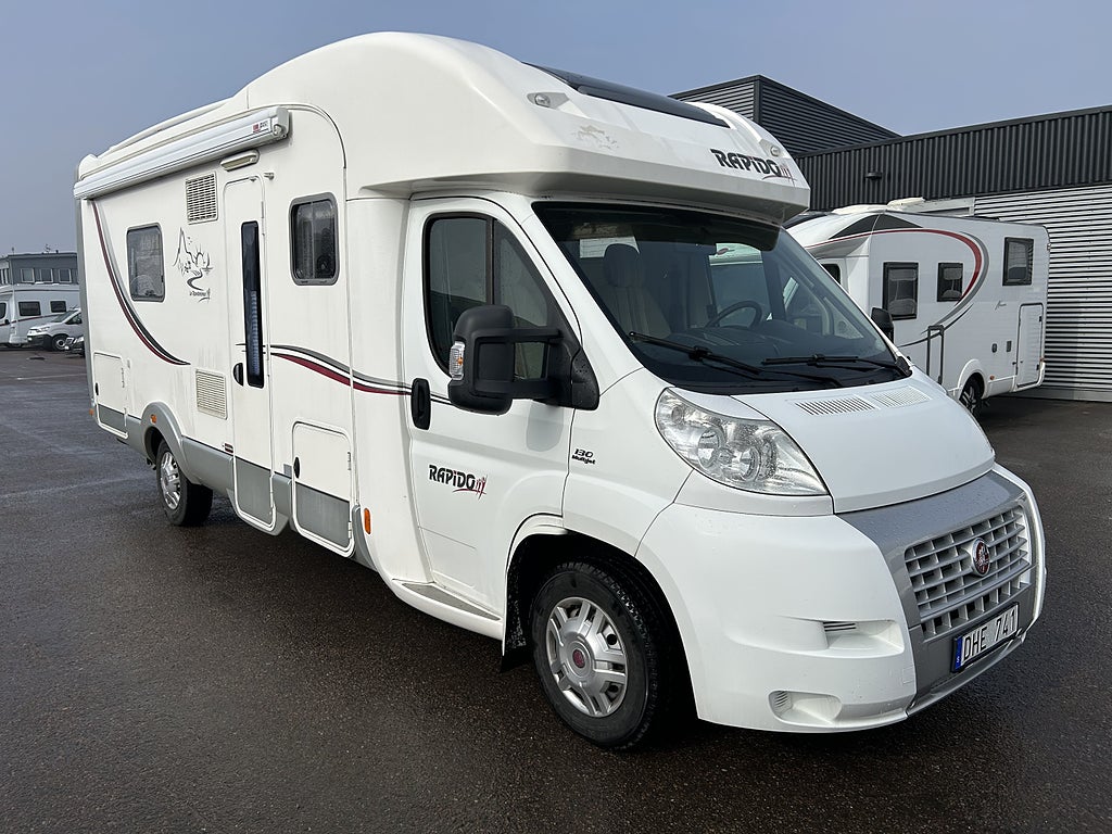 Rapido 7065 DF Låga Långbäddar & Toa bak Aldevärme