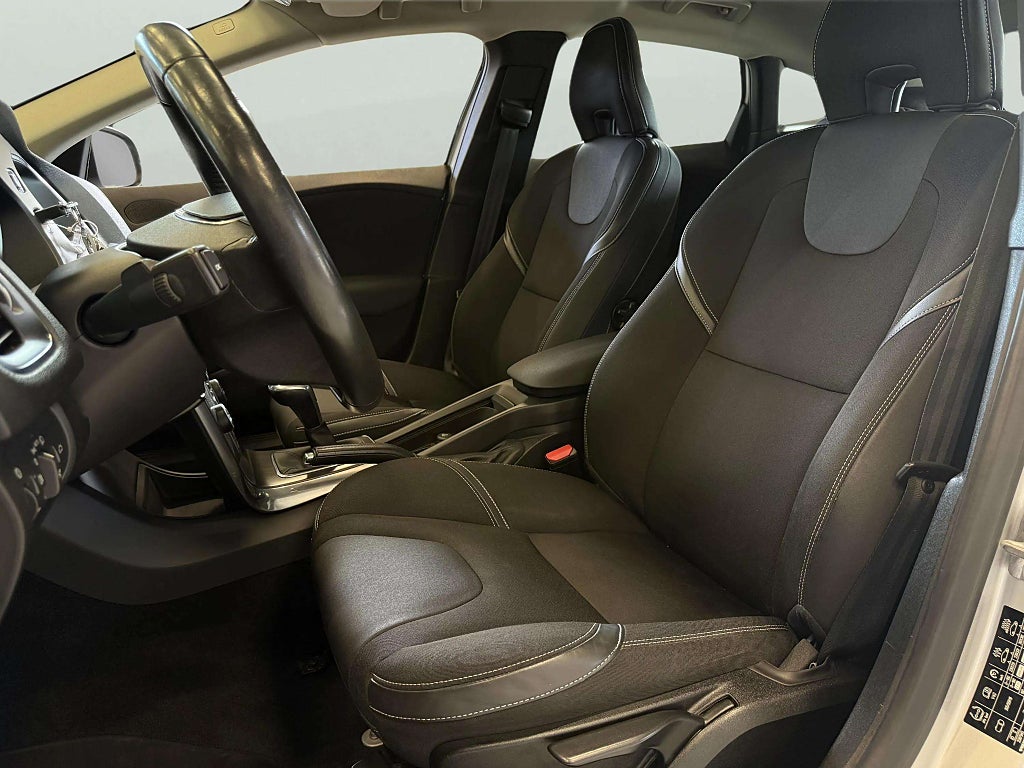 Volvo V40 D2 Momentum Gps Dragkrok V-Hjul Ny servad - miniatyr 10