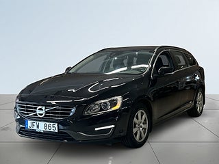 Volvo V60 D4 AWD Momentum Dragkrok Mvärme Farthållare Psens S&V – bild 16
