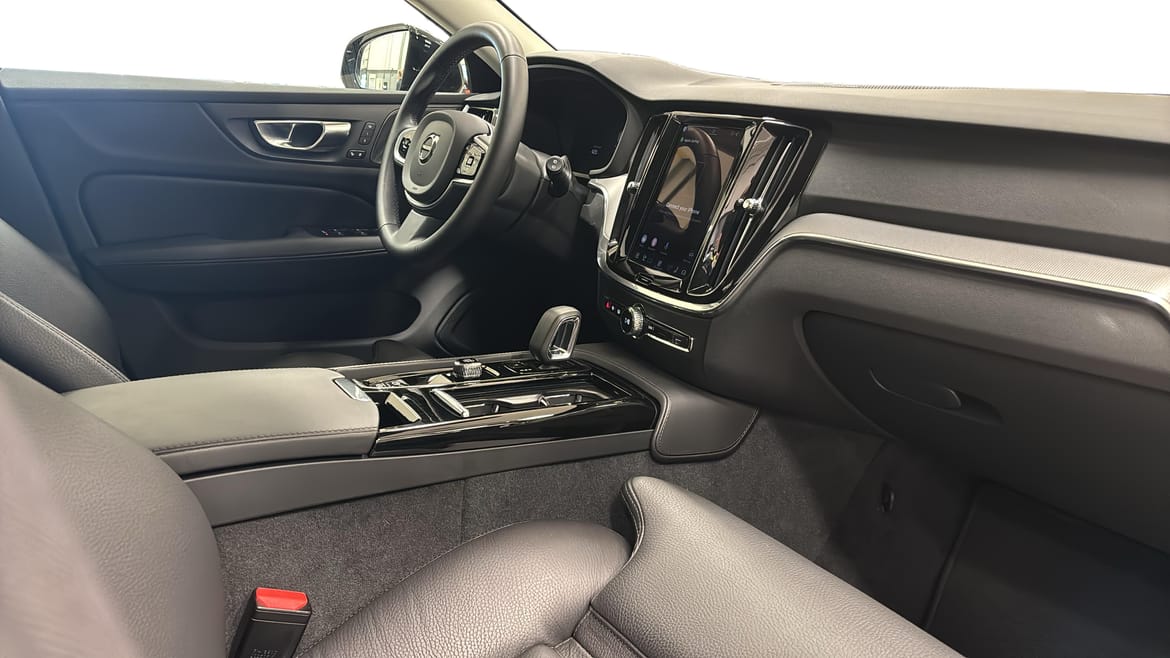 Volvo V60 T6 Plus Dark Nordic Edition 2026, bild 5/10