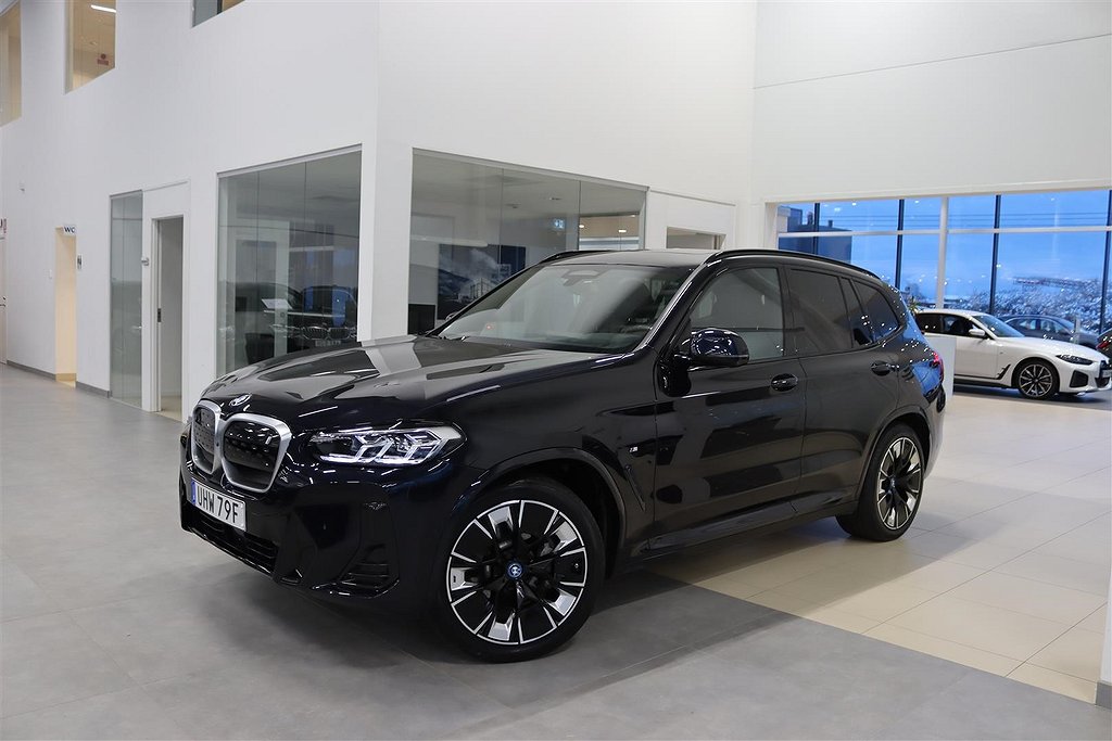 BMW iX3 M-Sport Charged Plus Panorama DAP hk Head-Up Drag 20