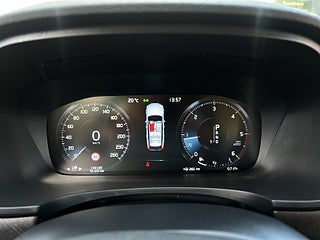 Volvo V90 Cross Country D4 AWD Geartronic Advanced S&V-Hjul/M-värm/Drag/Kamera – bild 17