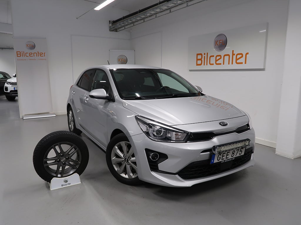 Kia Rio 1.0 T-GDI Advance V-Däck ingår Kamera-CarPlay-Rattvärme