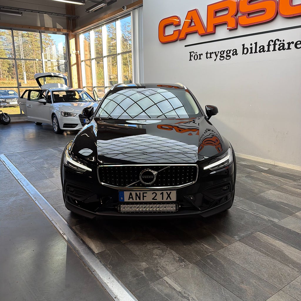 Volvo V60 Cross Country B4 AWD Geartronic Advanced SE Backkamera Skinn