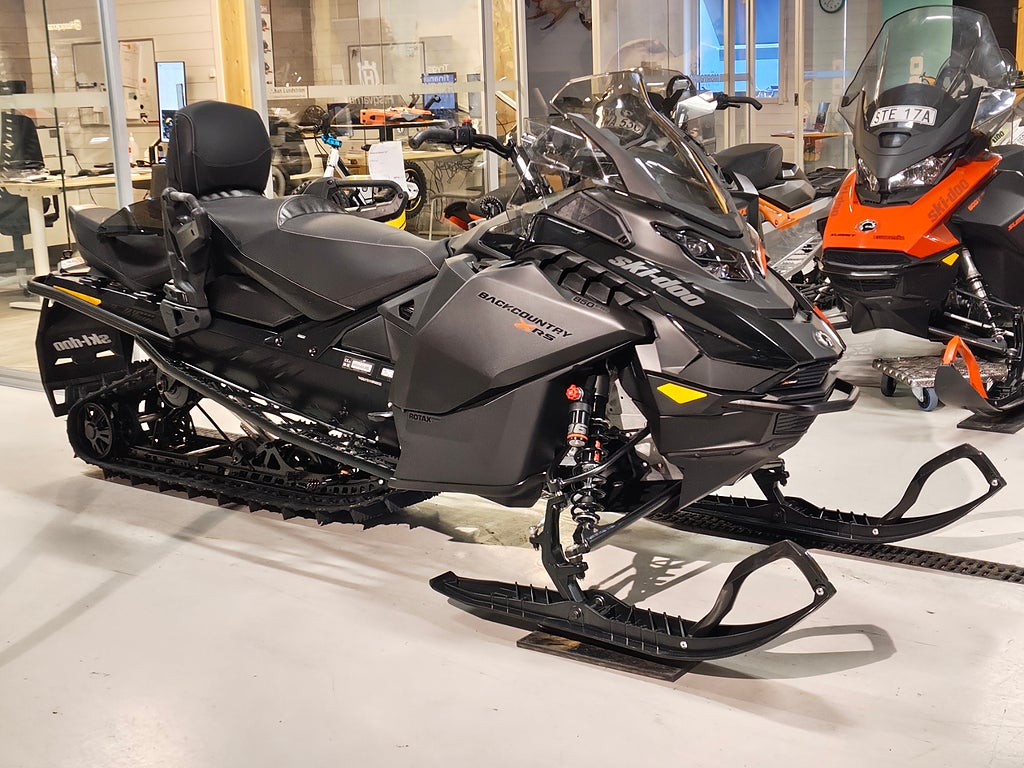 Ski-Doo Backcountry XRS 146 850 E-tec - 2025 * 0mil - "Fullutrustad" 