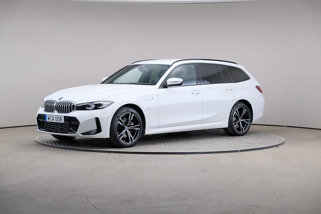 BMW 330e 3 292hk xDrive M-Sport Drag