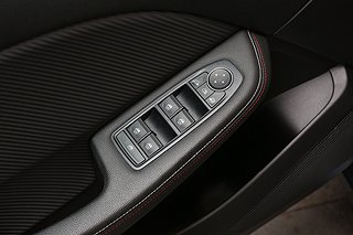 Halvkombi Renault Clio 10 av 23