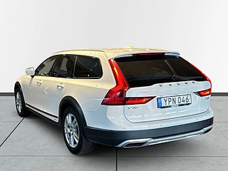 Volvo V90 Cross Country T5 AWD Geartronic Pro Edition MOMS/H&K/SoV/Kamera/Skinn