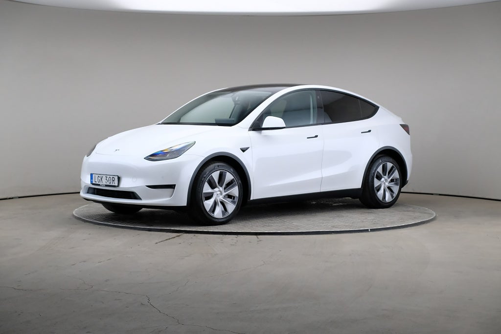 Tesla Model Y Long Range AWD Drag