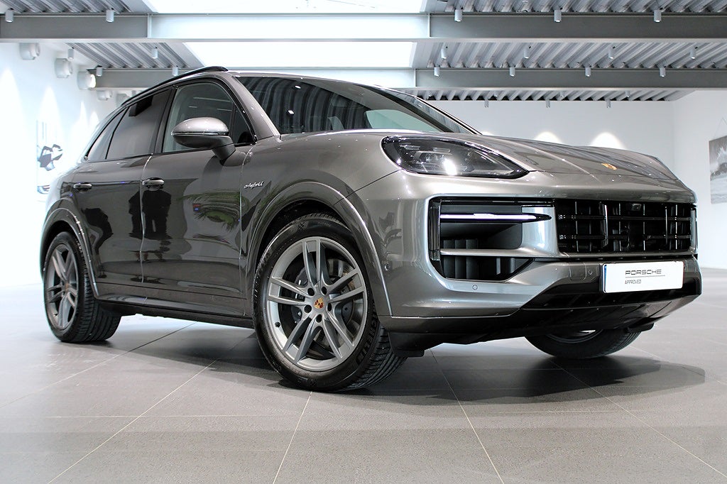 Porsche Cayenne E-Hybrid Moms