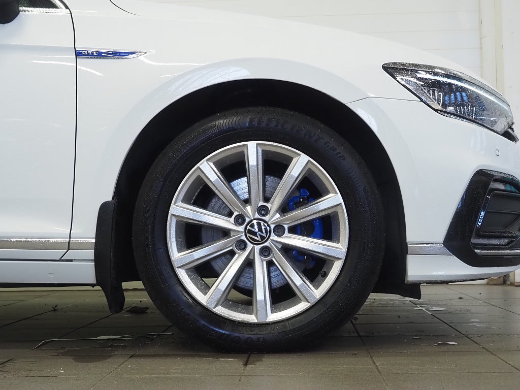Volkswagen Passat Sportscombi GTE 1.4 TSI GTE | Drag | Värmare | Navi | 2022