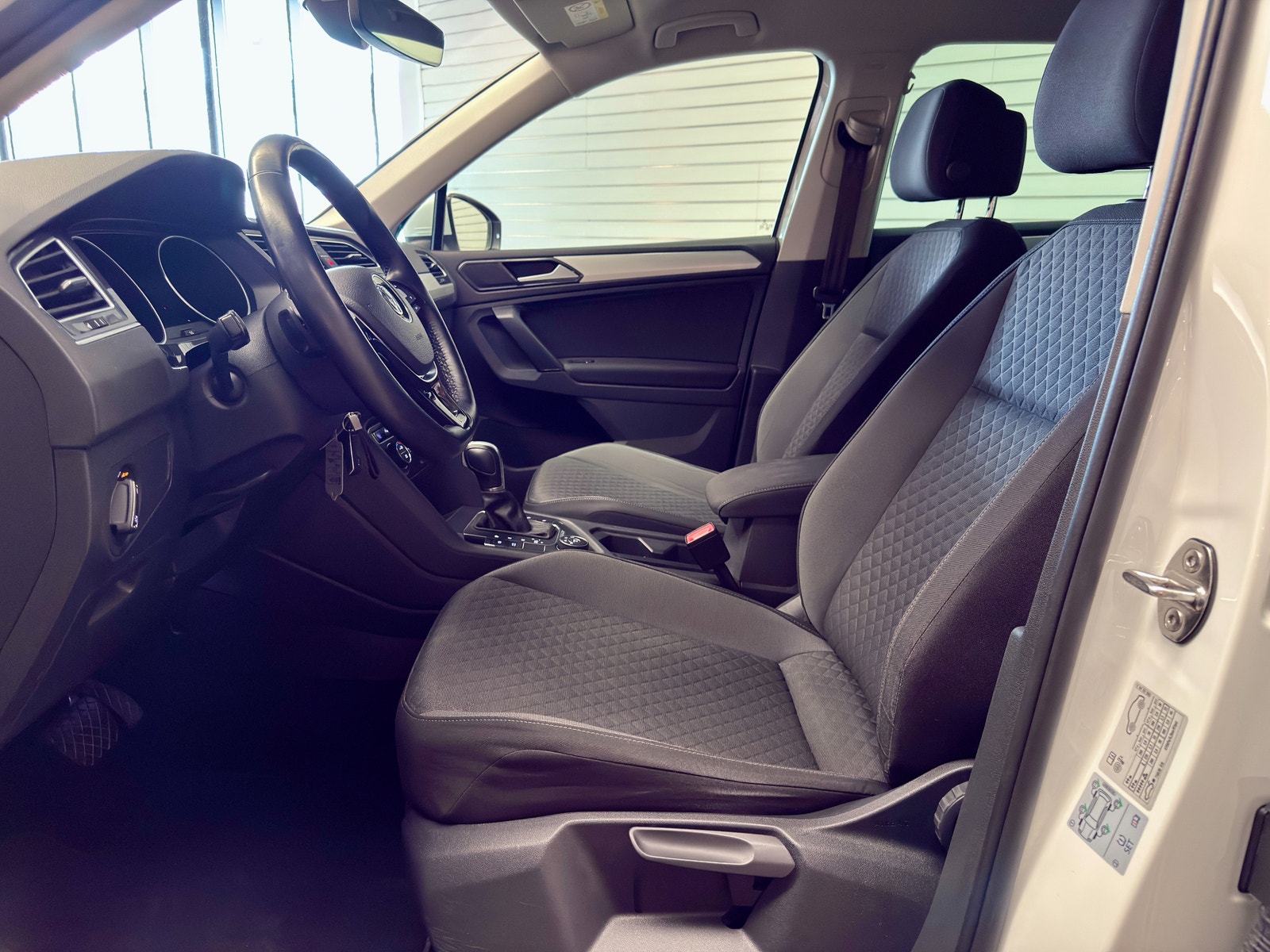 Volkswagen Tiguan TSI 150hk 4Motion | R-Line | Drag | Värmare| Backkamera 2018 - miniatyr 13
