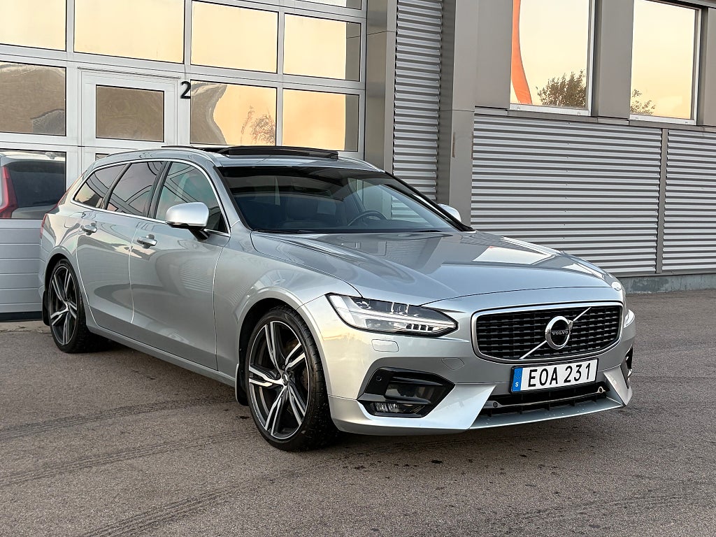Volvo V90 D5 AWD R-Design B&W/HUD/Pano/kamera/Drag/Värmare