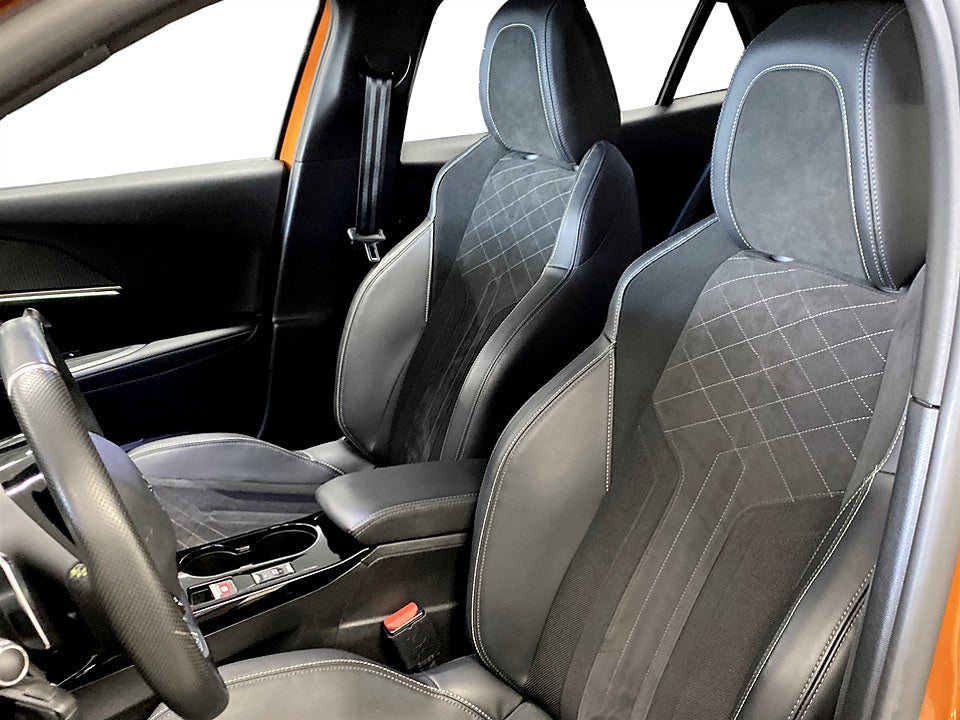 Bild på Peugeot 2008 GT 1.2 PT 155hk Aut B-KAMERA CARPLAY