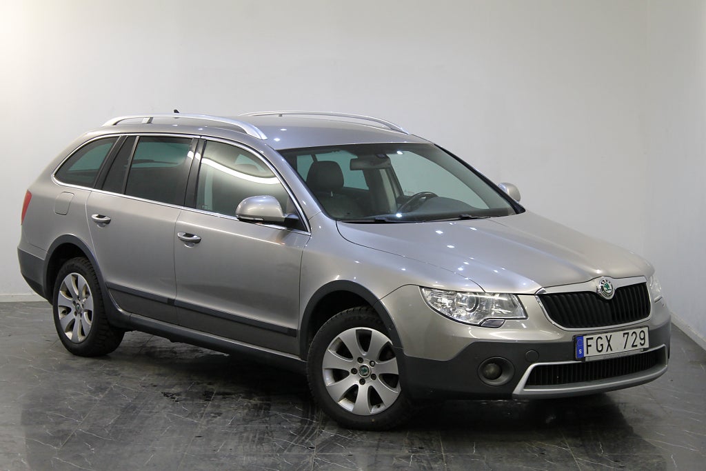 Skoda Superb Kombi 2.0 TDI 4x4 En Ägare Euro 5